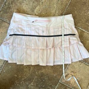 Lululemon tennis / running skirt size 8